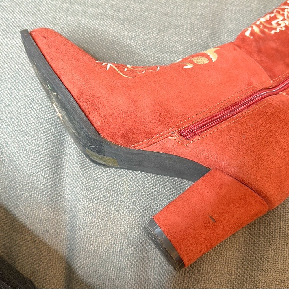 Kala Vella Rust Red Embroidered Suede Knee-High Heeled Boots - Picture 4 of 12